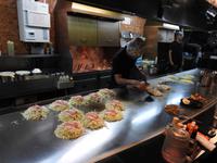 Okonomiyaki &ndash; &copy; Sabine Letzybyll (Eberhardt TRAVEL)