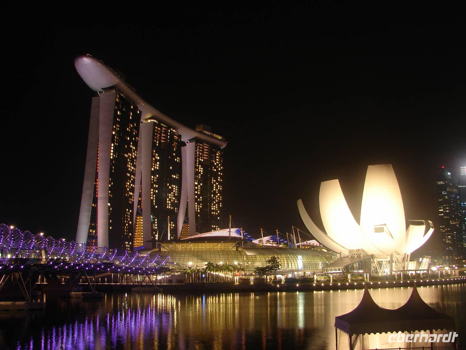 Marina Bay Sands Hotel bei Nacht (4) &ndash; &copy; Anett Scheffler (Eberhardt TRAVEL)