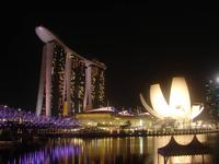 Marina Bay Sands Hotel bei Nacht (4) &ndash; &copy; Anett Scheffler (Eberhardt TRAVEL)