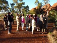 Spaziergang am Uluru &ndash; &copy; René Wächtler (Eberhardt TRAVEL)
