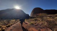 Rundreise Australien - Wanderung bei den Kata Tjutas im Outback &ndash; &copy; Franziska Bergmann (Eberhardt TRAVEL)
