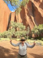 Guide Monika am Uluru / Ayers Rock &ndash; &copy; Patrick Fritzsche (Eberhardt TRAVEL)