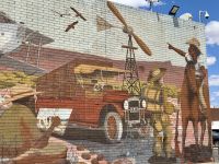 7. Tag: Ankunft im Roten Zentrum – Wandmalerei in Alice Springs