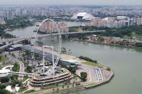 Singapur - Skypark Marina Bay Sands mit Blick auf den Singapore Flyer.jpg &ndash; &copy; Annika Lembke (Eberhardt TRAVEL)