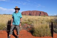 ich und der Uluru &ndash; &copy; Gunter Looß (Eberhardt TRAVEL)