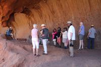 Wanderung am Ayers Rock &ndash; &copy; Martin Jentzsch (Eberhardt TRAVEL)