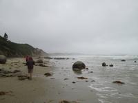 Moeraki Boulders - Steinkugeln &ndash; &copy; Manuela Kreuz (Eberhardt TRAVEL)