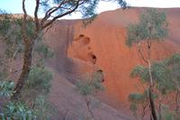 Höhlen am Uluru (5) &ndash; &copy; Laura Wonneberger (Eberhardt TRAVEL)