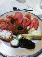 Bulgarische Vorspeise &ndash; &copy; Laura Schwanitz (Eberhardt TRAVEL)