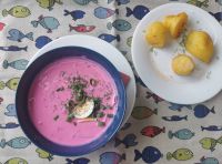 Unbedingt probieren - kalte Rote Beete Suppe mit Kartoffeln, typisch Litauen &ndash; &copy; Simone Willner (Eberhardt TRAVEL)