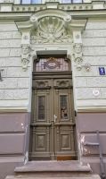 Prunkvoll verzierte Tür im Jugendstilviertel von Riga &ndash; &copy; Simone Willner (Eberhardt TRAVEL)