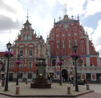 Riga - das Ensemble Schwarzhäupter Haus und Schwabenhaus.jpg &ndash; &copy; Marieta Beck (Eberhardt TRAVEL)