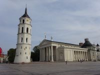Vilnius: An der Kathedrale &ndash; &copy; Inge Bily (Eberhardt TRAVEL)