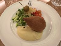 Traditionelles Hähnchen Kiew