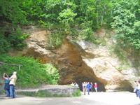 vor der Gutmannshöhle  &ndash; &copy; Annett Seese (Eberhardt TRAVEL)