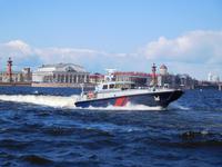 Russland_Petersburg_Bootsfahrt_Börse_Rostra (1) &ndash; &copy; Andreas Höhn (Eberhardt TRAVEL)