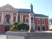 DSCN0813 Ännchen von Tharau Brunnen ,Theater &ndash; &copy; Kerstin Veit (Eberhardt TRAVEL)