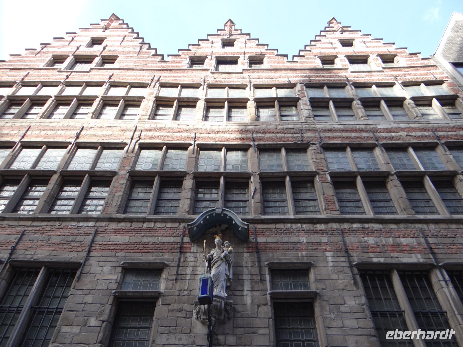 Antwerpen, manche Häuser bestehen nur aus Fenstern. &ndash; &copy; Vivian Kreft (Eberhardt TRAVEL)