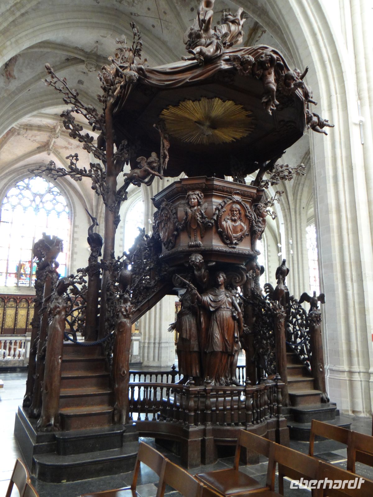 Antwerpen, Kanzel in der Kathedrale  &ndash; &copy; Vivian Kreft (Eberhardt TRAVEL)