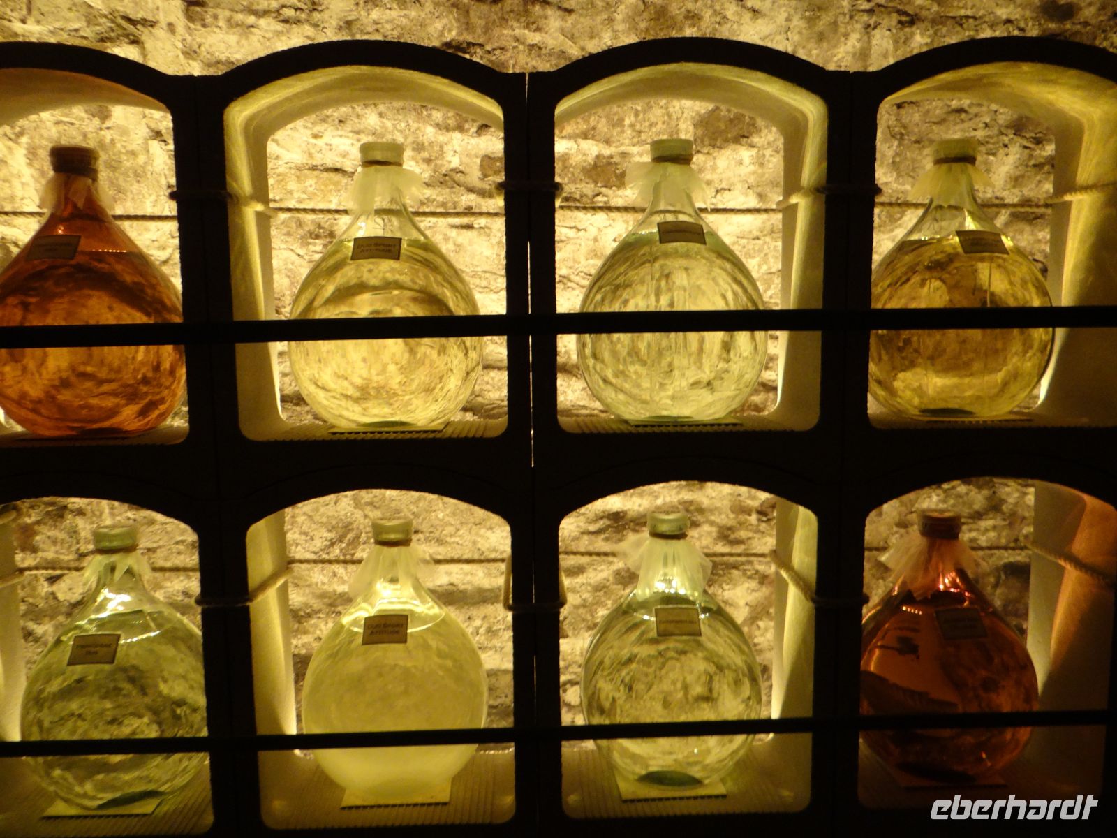 Namur, kein Wein lagert in den alten Gängen, sondern Parfume. &ndash; &copy; Vivian Kreft (Eberhardt TRAVEL)