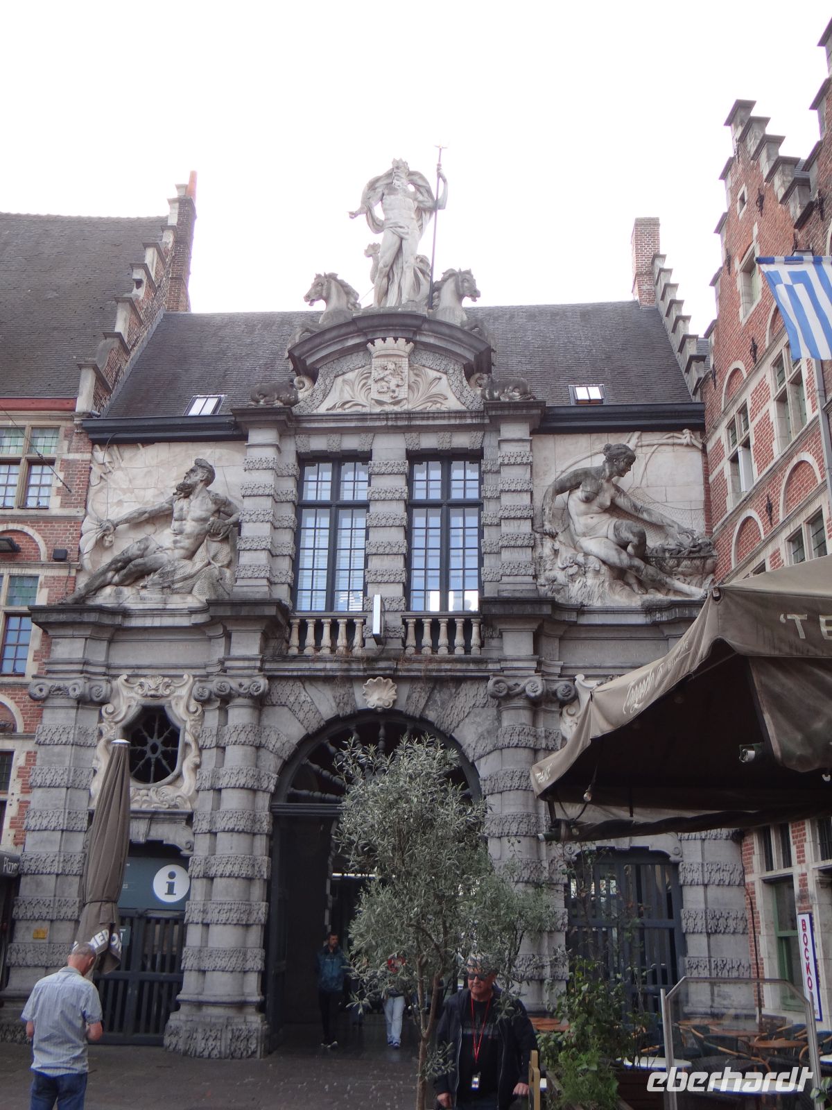 Gent, der prächtige Eingang zur Fischhalle &ndash; &copy; Vivian Kreft (Eberhardt TRAVEL)