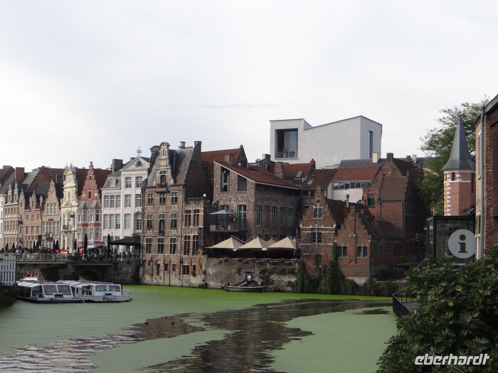 Gent, Blick über den alten Hafen zum neuen Designmuseum &ndash; &copy; Vivian Kreft (Eberhardt TRAVEL)