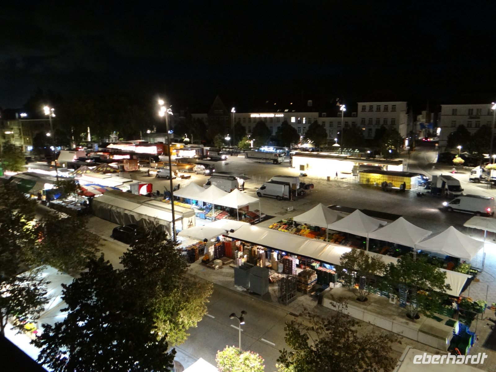 Brügge, der große Wochenmarkt direkt vor unserem Hotel &ndash; &copy; Vivian Kreft (Eberhardt TRAVEL)