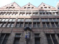 Antwerpen, manche Häuser bestehen nur aus Fenstern. &ndash; &copy; Vivian Kreft (Eberhardt TRAVEL)