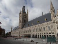 Ypern, die Tuchhalle mit dem Belfried &ndash; &copy; Vivian Kreft (Eberhardt TRAVEL)