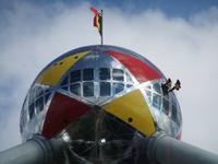 Atomium. Reinigungsarbeiten &ndash; &copy; Peter Großer (Eberhardt TRAVEL)