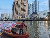 102. Flussübersetzung zum Abendessen Kuching &ndash; &copy; Teresa Rumpel (Eberhardt TRAVEL)