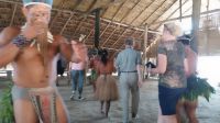 Wir dürfen mit den Indianern gemeinsam tanzen. Amazonas, Brasilien. &ndash; &copy; Anette Rietz (Eberhardt TRAVEL)
