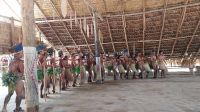 Indianer führen einen traditionellen Tanz auf im Amazonas, Brasilien. @Anette Rietz &ndash; &copy; Anette Rietz (Eberhardt TRAVEL)