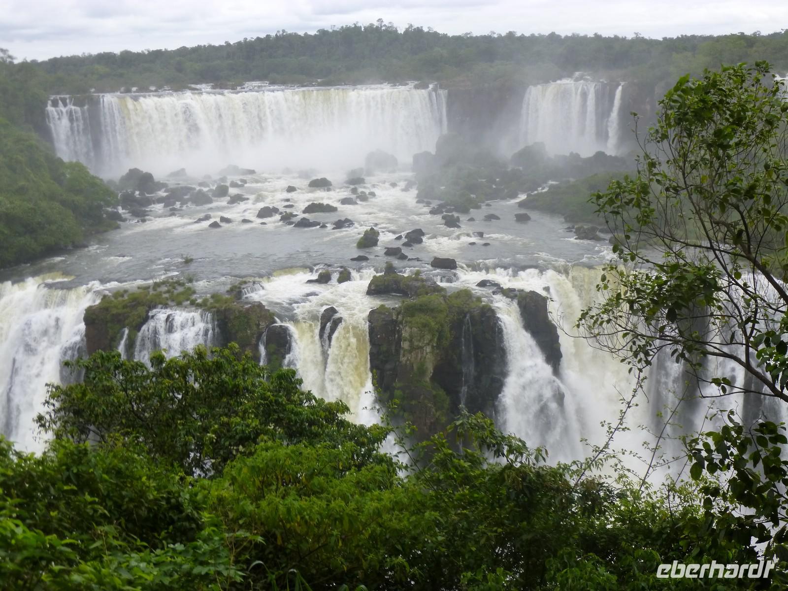 Iquazu-Wasserfälle auf brasilianische Seite  &ndash; &copy; Sylvia Sann (Eberhardt TRAVEL)