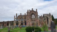 Melrose Abbey 20230828_120247.jpg &ndash; &copy; Marlies Thrum (Eberhardt TRAVEL)