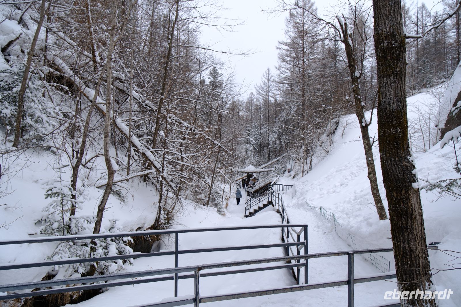 Winterwanderung durch den Vulkanischen Steinwald in Changbaishan - China &ndash; &copy; Sten Bernhardt (Eberhardt TRAVEL)