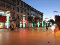 Lhasa am Abend &ndash; &copy; Annett Müller (Eberhardt TRAVEL)