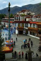166 Platz vor dem Jokhang Kloster &ndash; &copy; Denise Hartmann (Eberhardt TRAVEL)