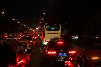 79 Pekinger Verkehr &ndash; &copy; Denise Hartmann (Eberhardt TRAVEL)
