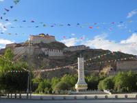 0841 Gyantse - Potala-Palast &ndash; &copy; Annette Weise (Eberhardt TRAVEL)