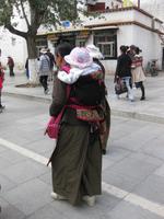 Tibetische Pilgerinnen &ndash; &copy; Annette Zocher (Eberhardt TRAVEL)