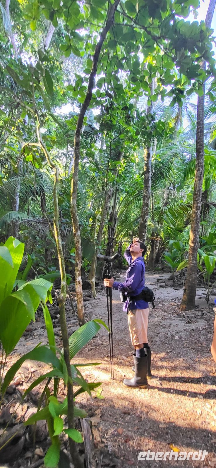 261 Guide Antonio mit Teleskop &ndash; &copy; Susanne Schirmann (Eberhardt TRAVEL)