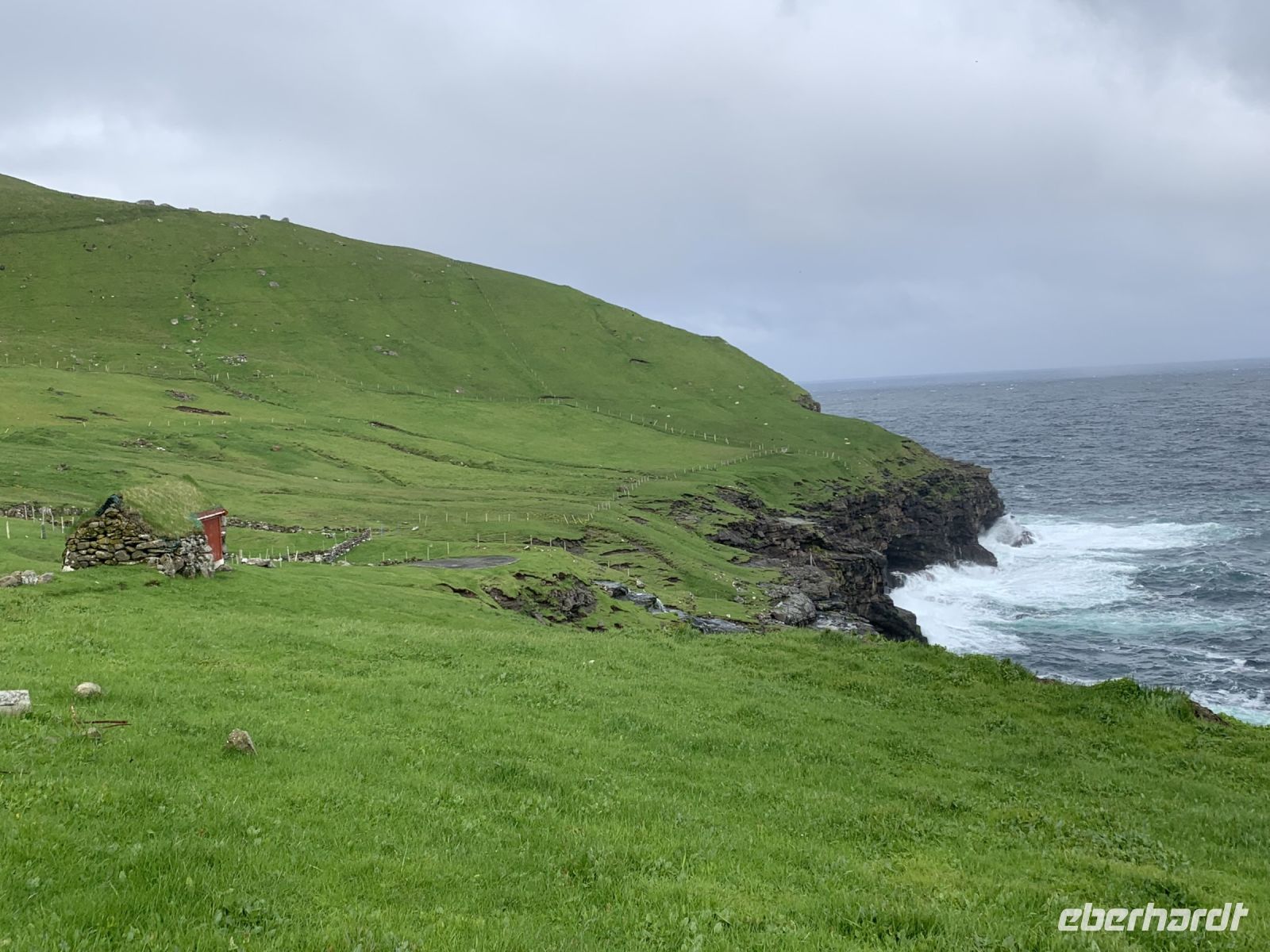 Das Dorf Trøllanes - Kalsoy - Färöer Inseln &ndash; &copy; René Wächtler (Eberhardt TRAVEL)