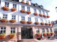 Rathaus &ndash; &copy; Eva-Maria Strauß-Eberhardt (Eberhardt TRAVEL)