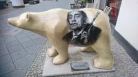 Salvador Dali auf Berliner Bär, Potsdamer Platz &ndash; &copy; Simone Willner (Eberhardt TRAVEL)