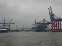 Containerhafen + Köhlbrandbrücke &ndash; &copy; Elke Reuter (Eberhardt TRAVEL)
