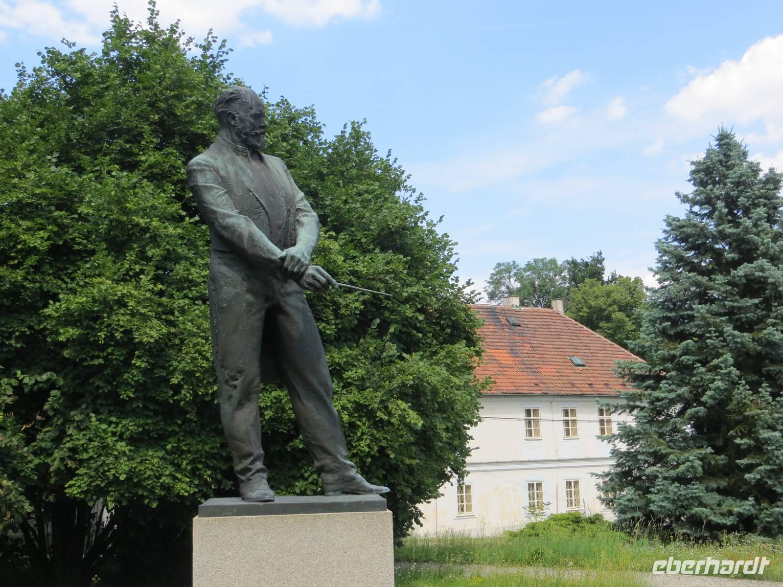 A. Dvorak und sein Geburtshjaus in Nelahozeves &ndash; &copy; Jürgen Schmeißer (Eberhardt TRAVEL)