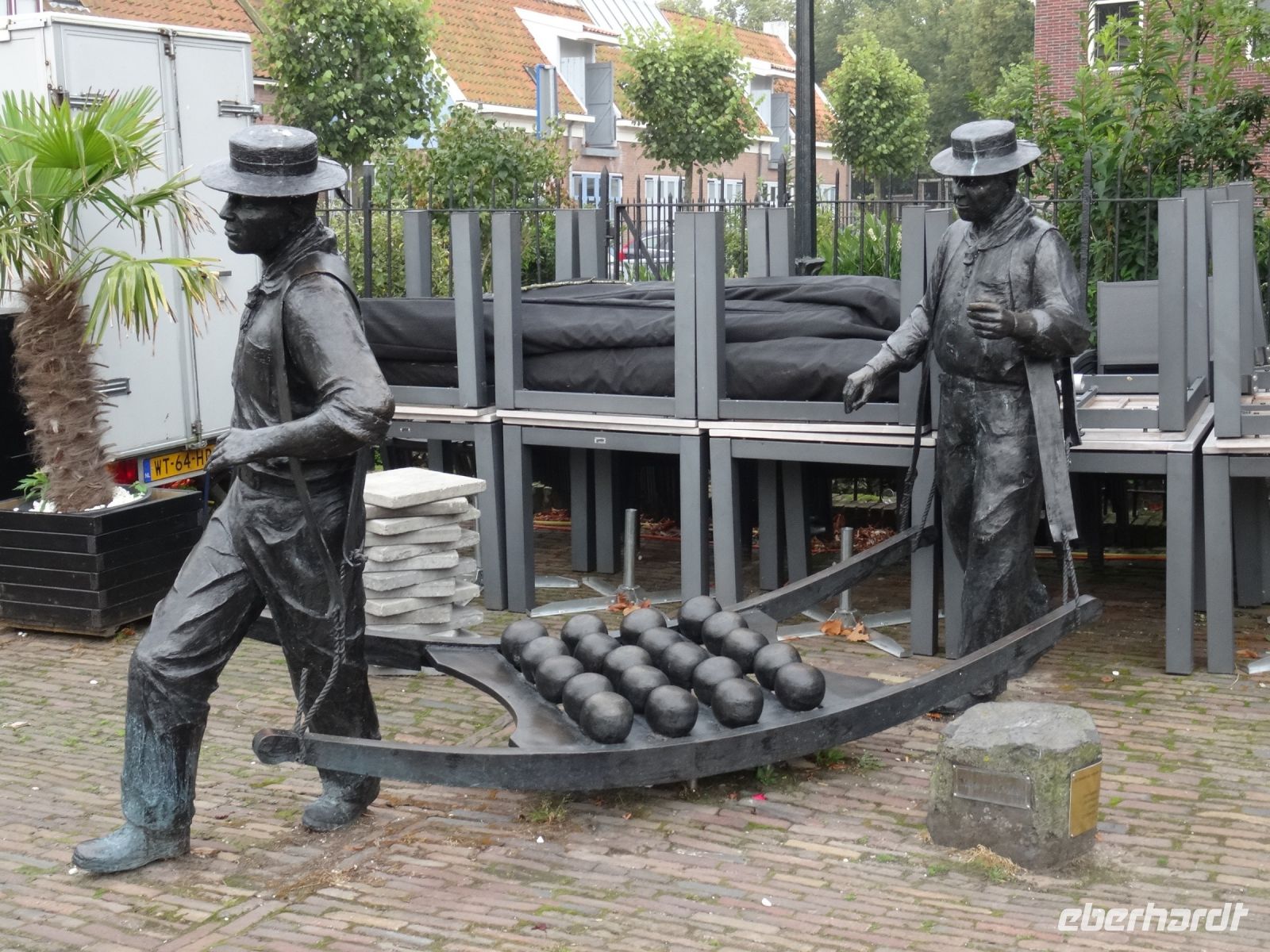 Edam und die Käseträger &ndash; &copy; Hans-Joachim Trutz (Eberhardt TRAVEL)