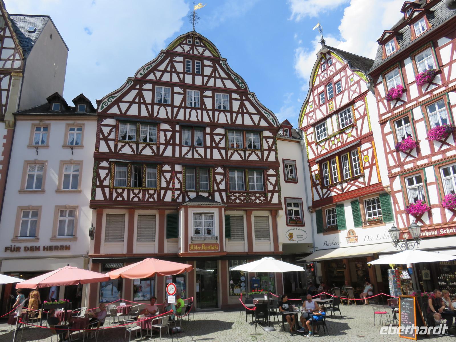 Bernkastel-Kues - Marktplatz &ndash; &copy; Marion Kottlos (Eberhardt TRAVEL)