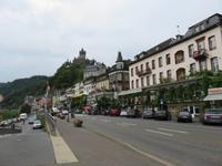 Cochem - die Perle an der Mosel - Uferpromenade und Blick zur Reichsburg &ndash; &copy; Marion Kottlos (Eberhardt TRAVEL)